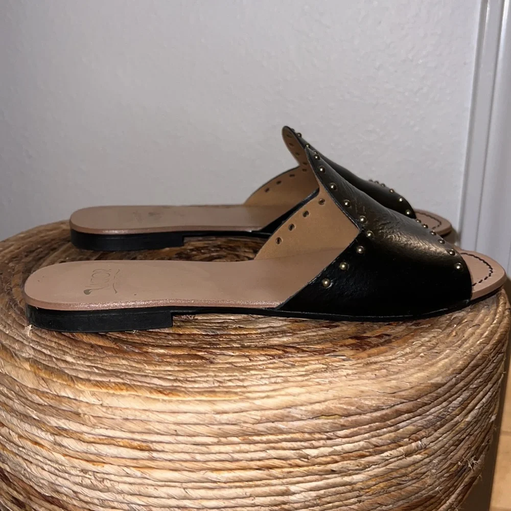 black sandals - Picture 2 of 3